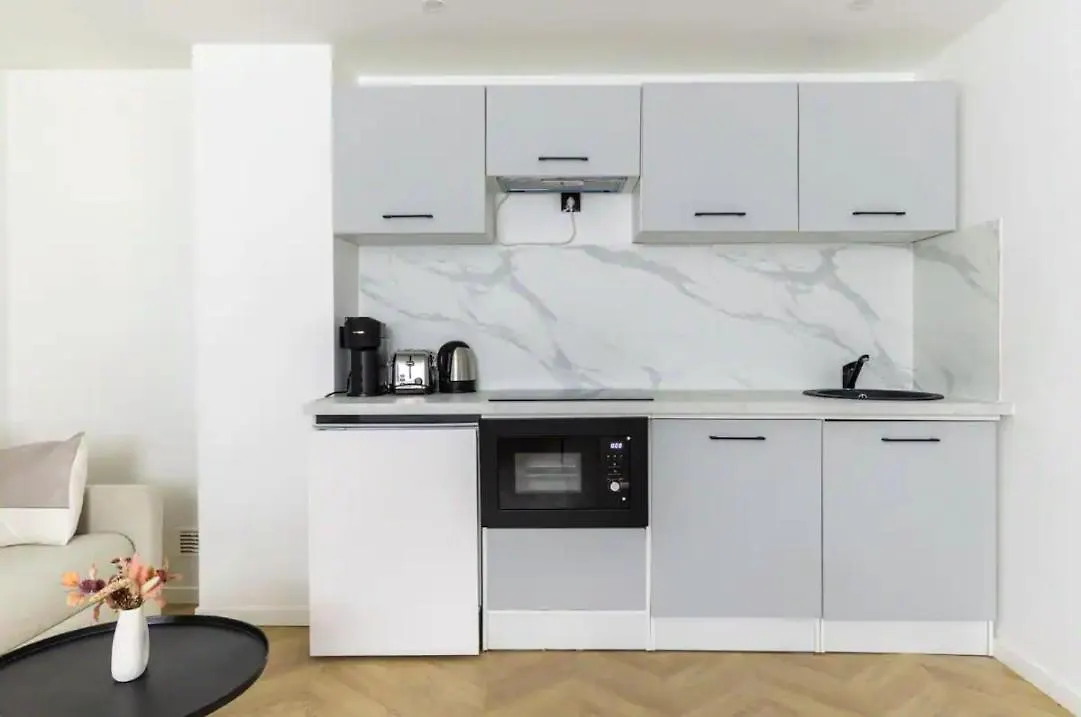 Chapelle/ordener : Magnifique 1br/4p * パリ