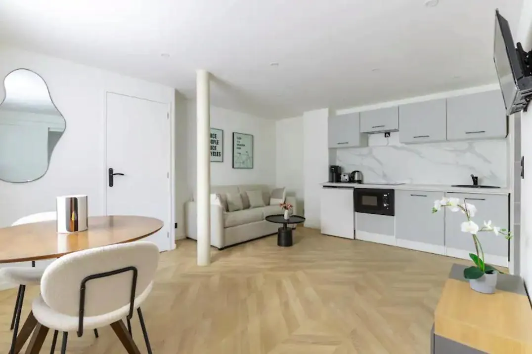 Chapelle/ordener : Magnifique 1br/4p *
